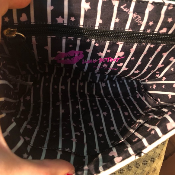 Vintage Luv Betsey by Betsey Johnson Purse 💋 - Picture 11 of 13